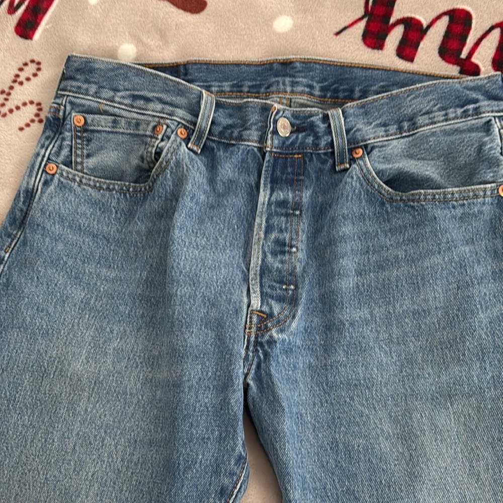 Men’s Levi jeans - Picture 9 of 10